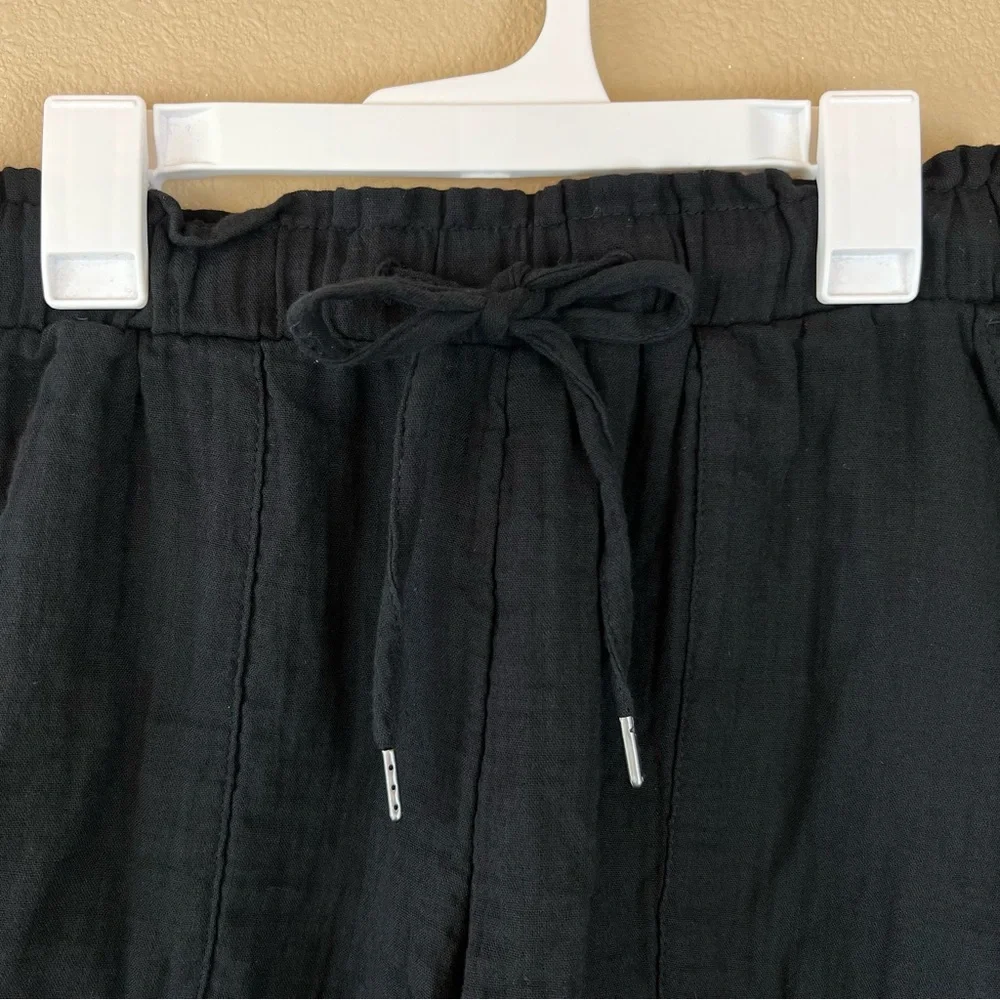 gap black crinkle gauze shorts